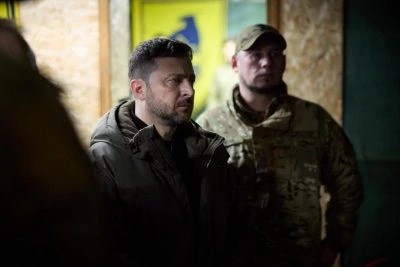 5 годин сну і 10 чашок кави: журналістка NYT розповіла про день із Зеленським на фронті